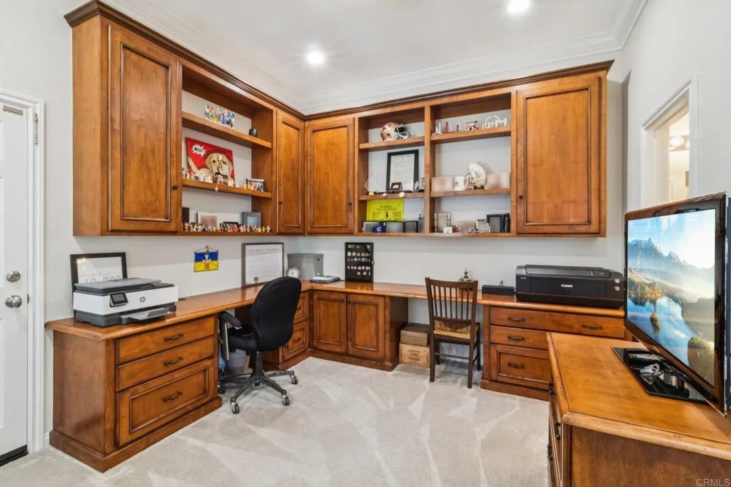 main property photo 17