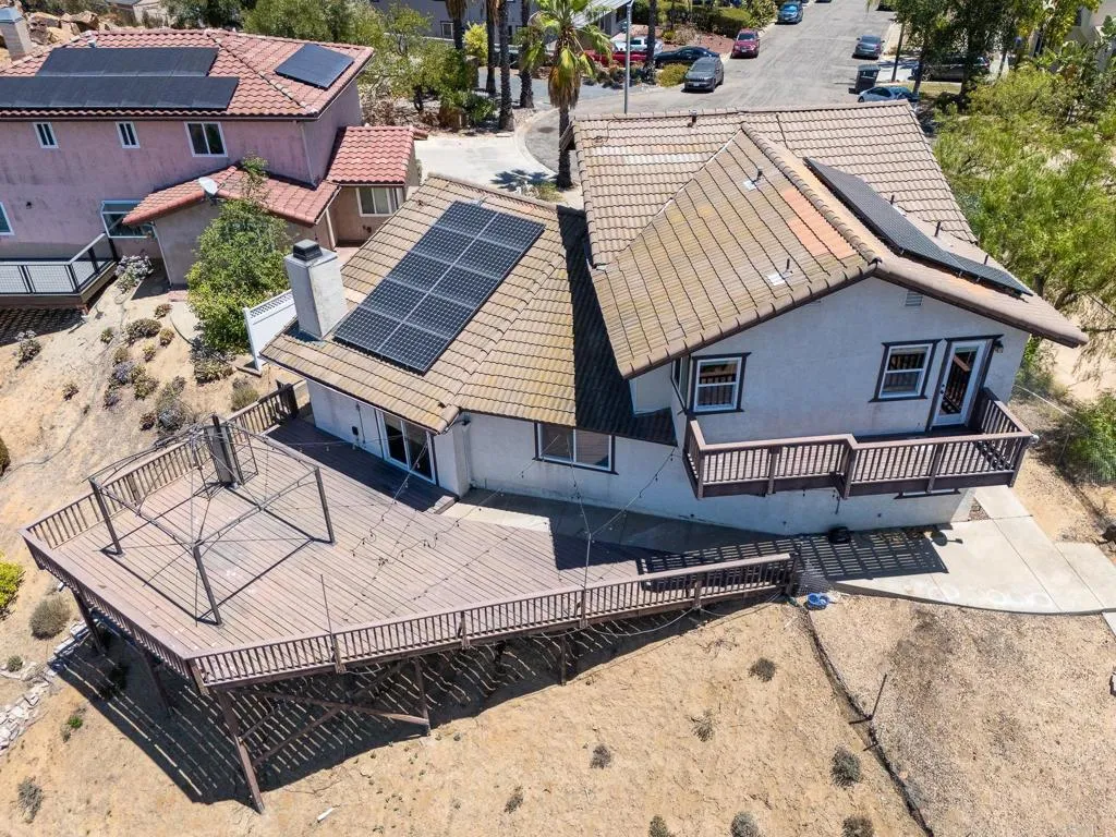 main property photo 28