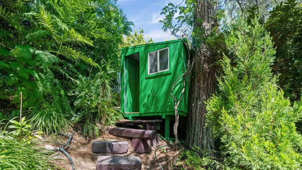 main property photo 45