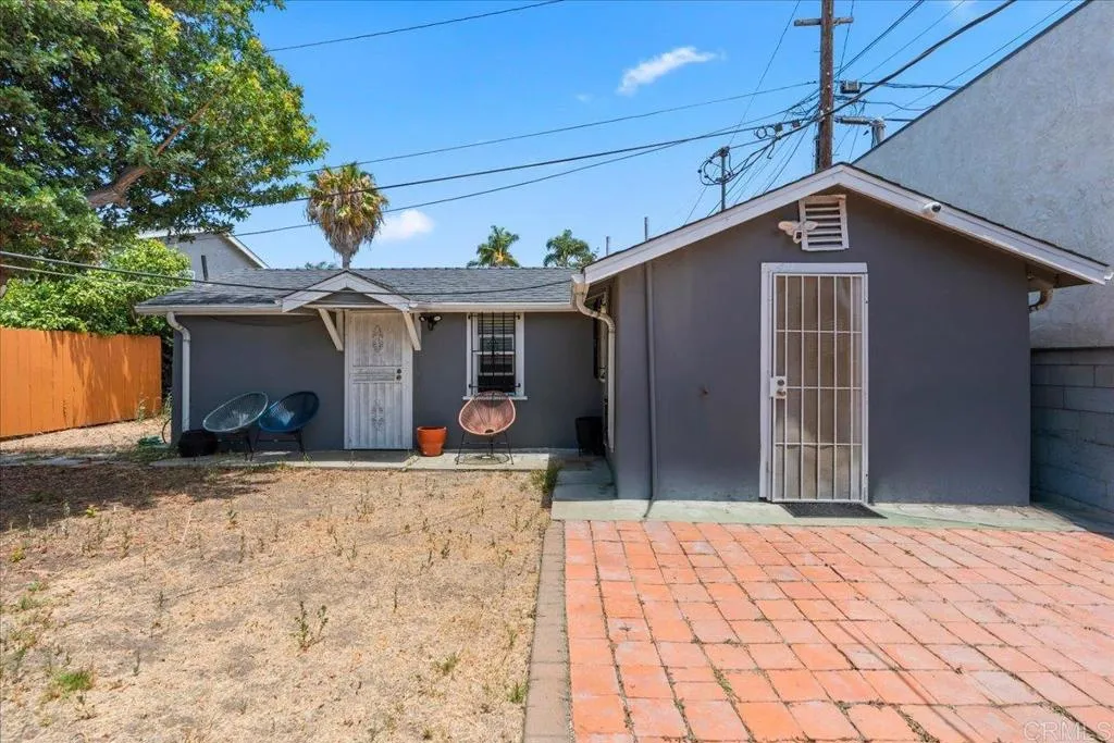 main property photo 6