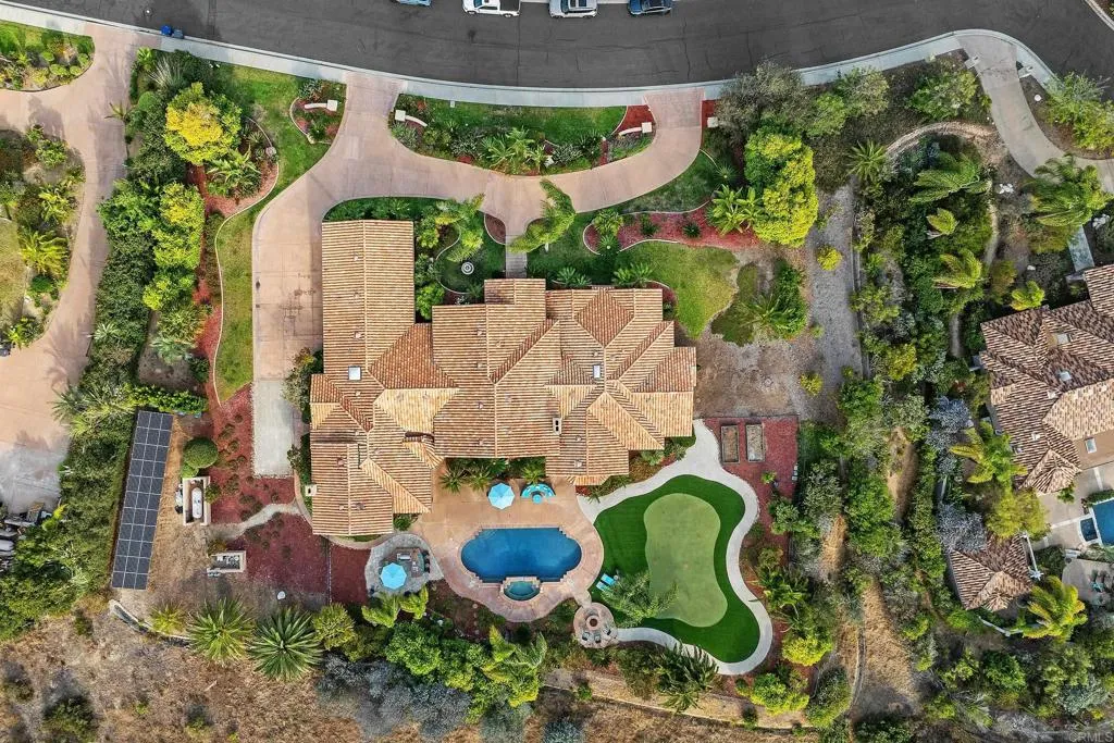 main property photo 9