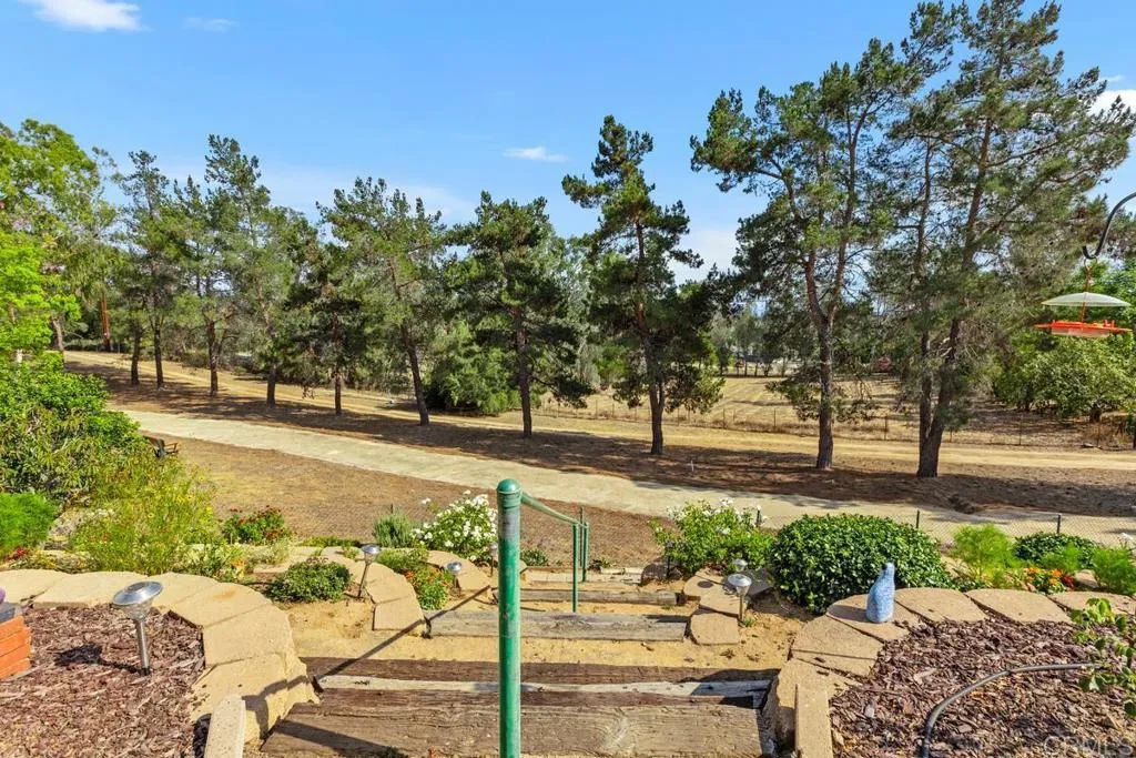 main property photo 40