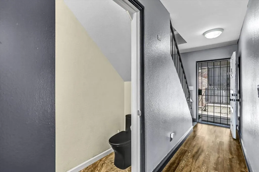 main property photo 11