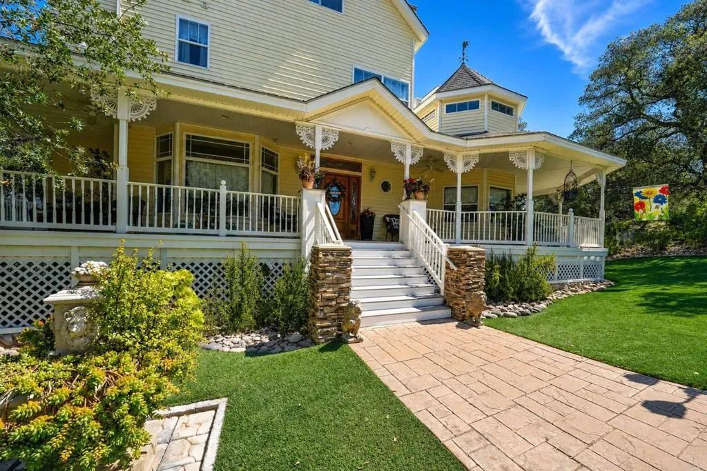 main property photo 2