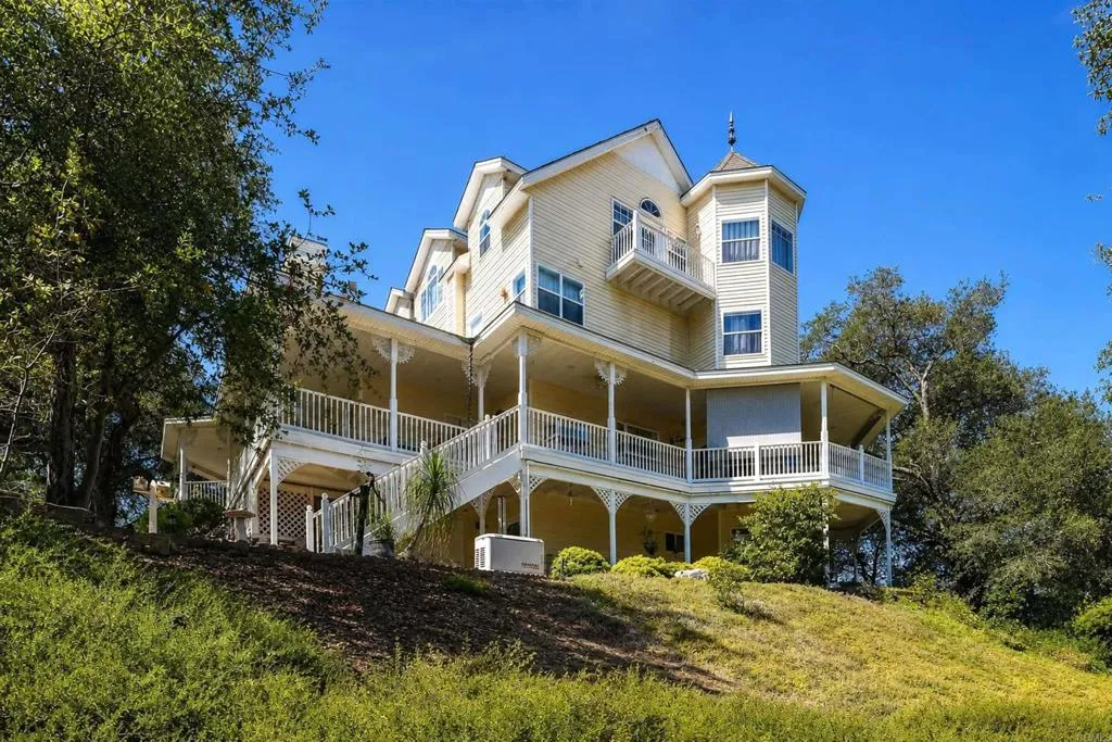 main property photo 42