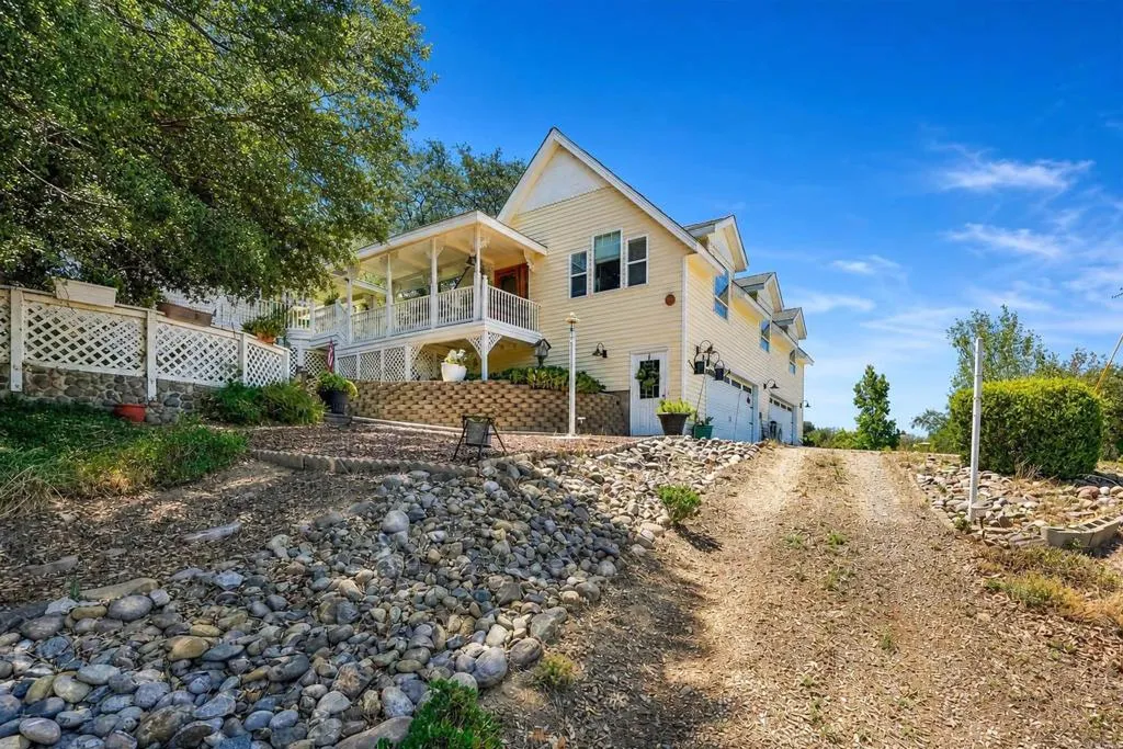 main property photo 60