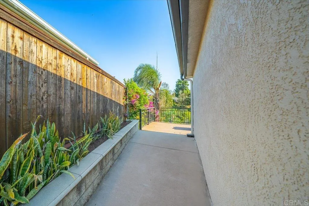 main property photo 50
