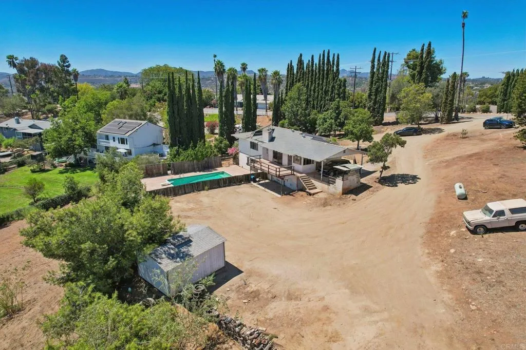 main property photo 40
