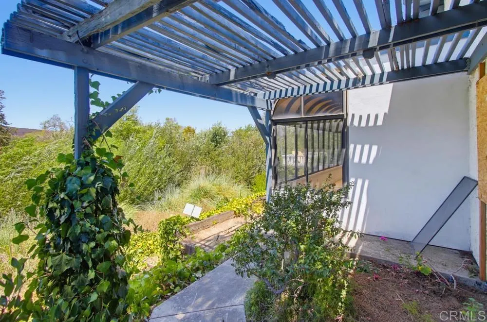 main property photo 50