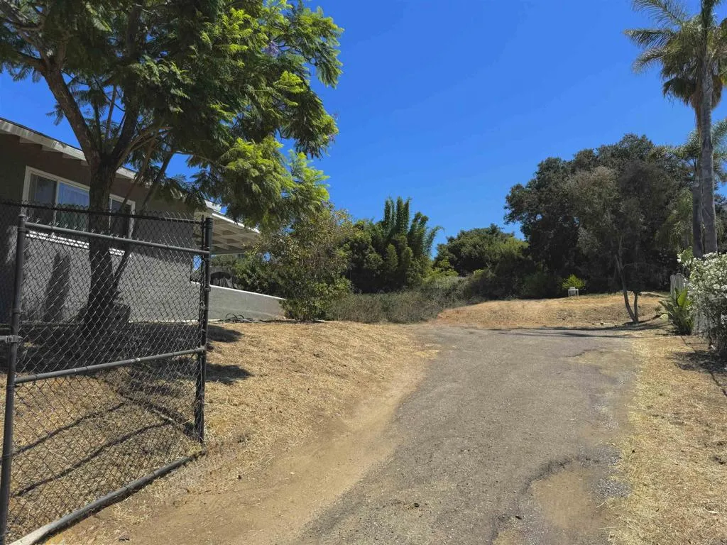 main property photo 22