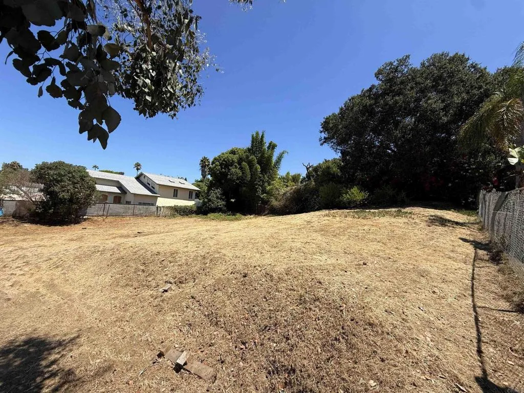 main property photo 26