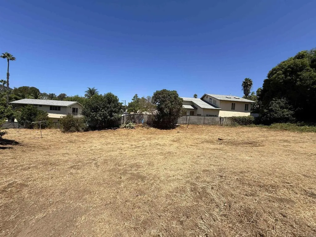 main property photo 27