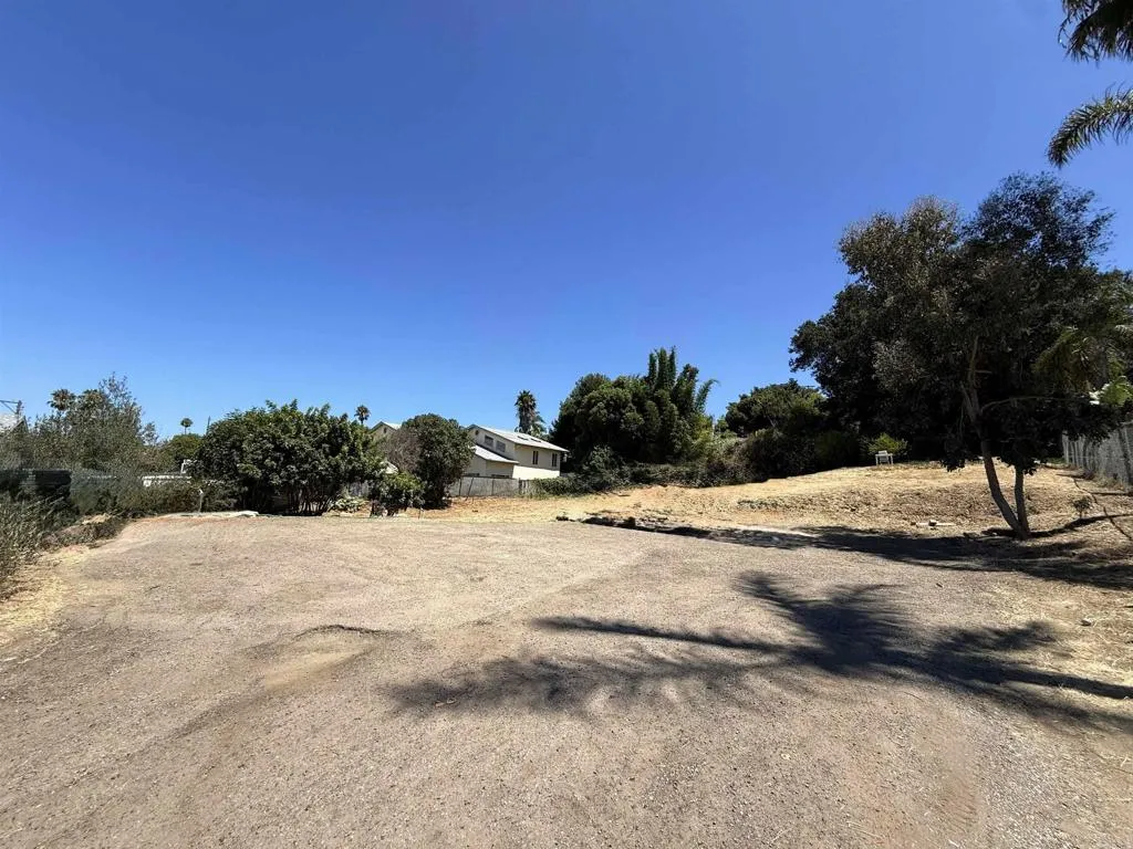 main property photo 29