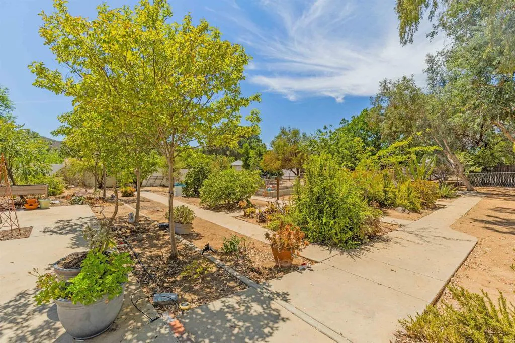 main property photo 19