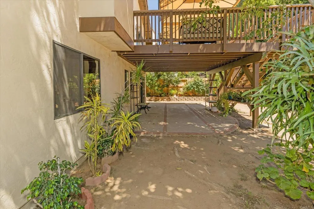 main property photo 41