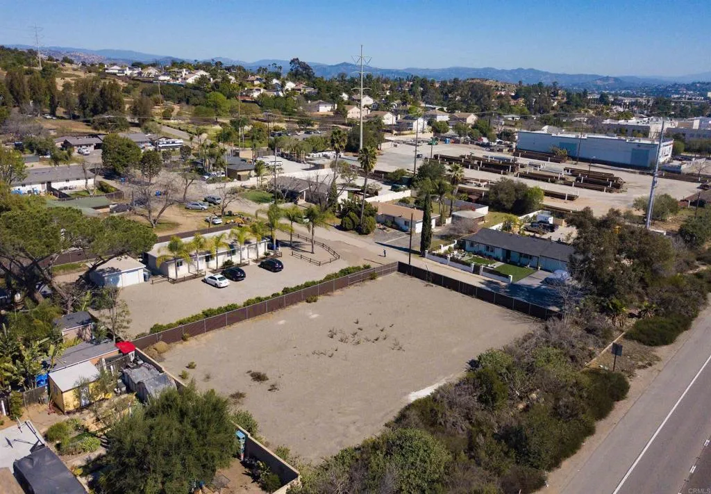main property photo 32