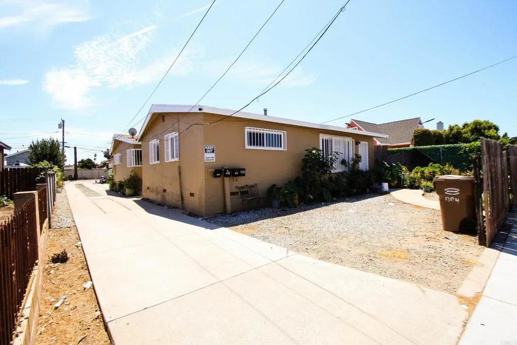 main property photo 10