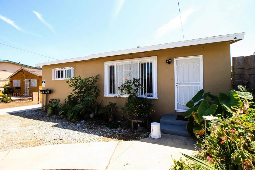 main property photo 14