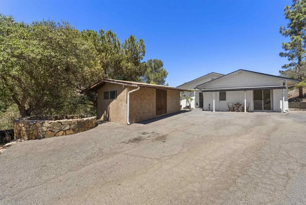 main property photo 29