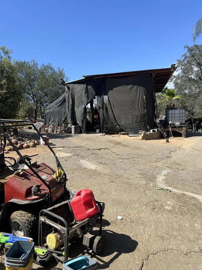 main property photo 18
