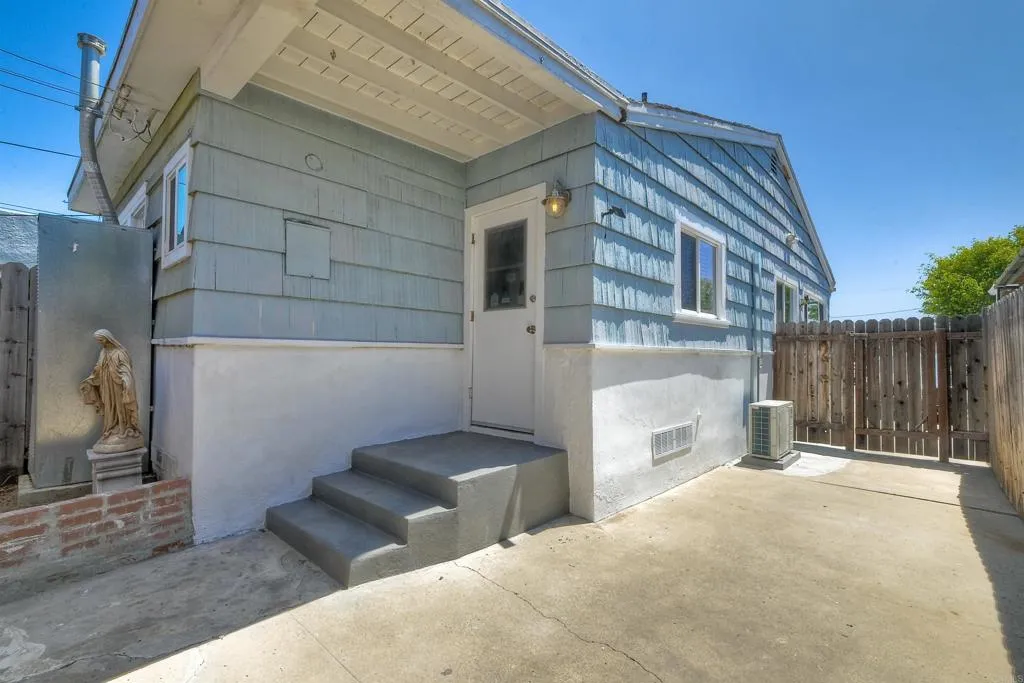 main property photo 16