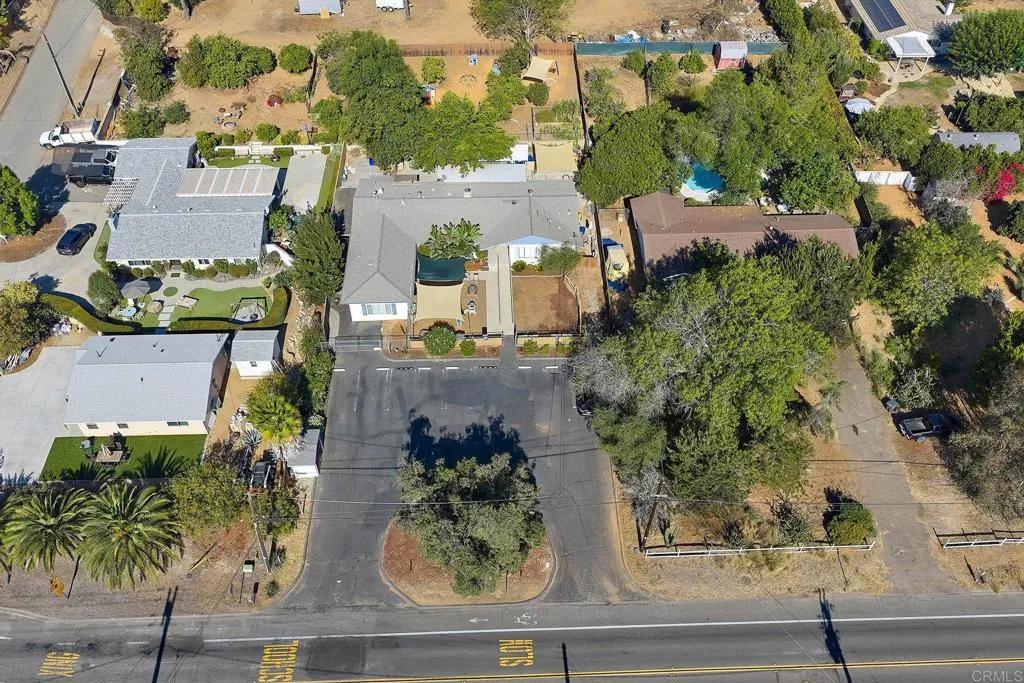 main property photo 30