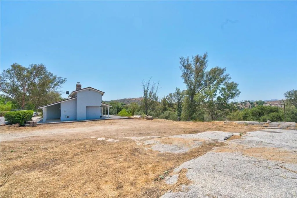 main property photo 41
