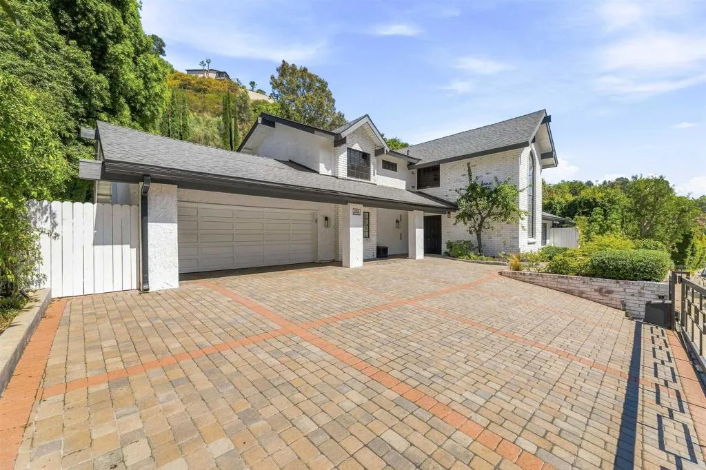 main property photo 66