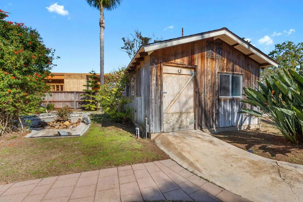 main property photo 33