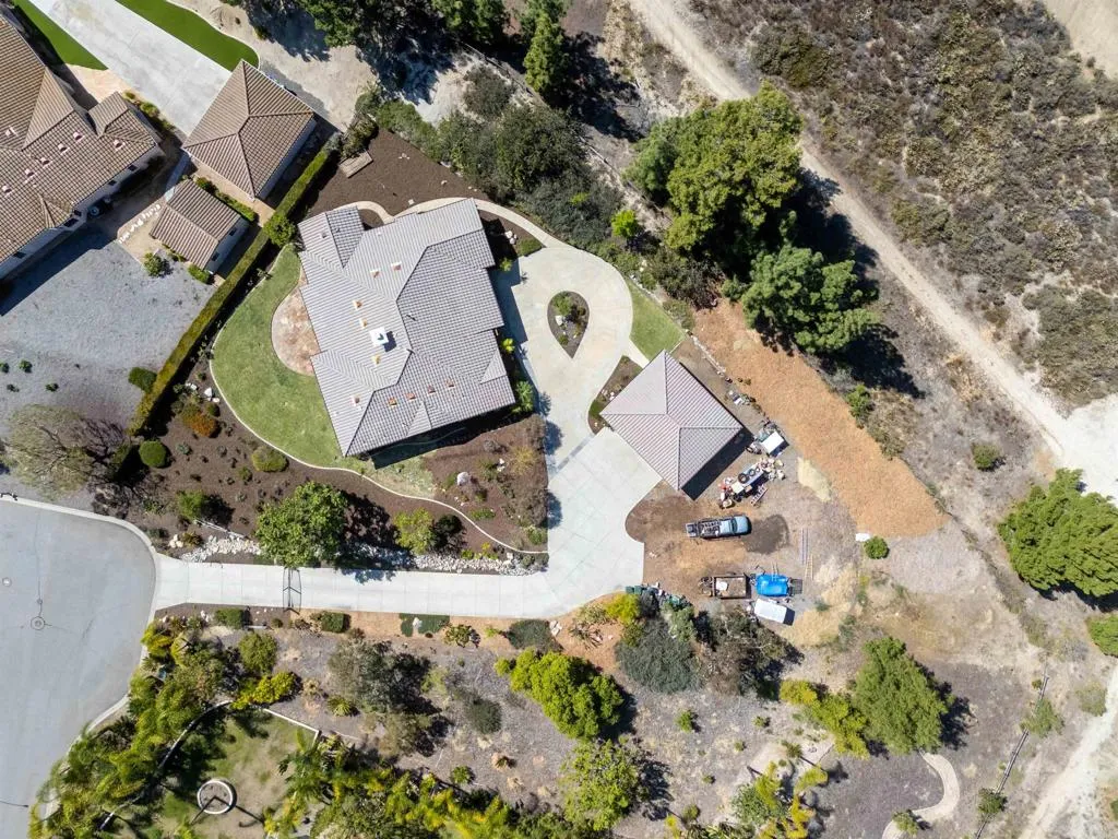 main property photo 11