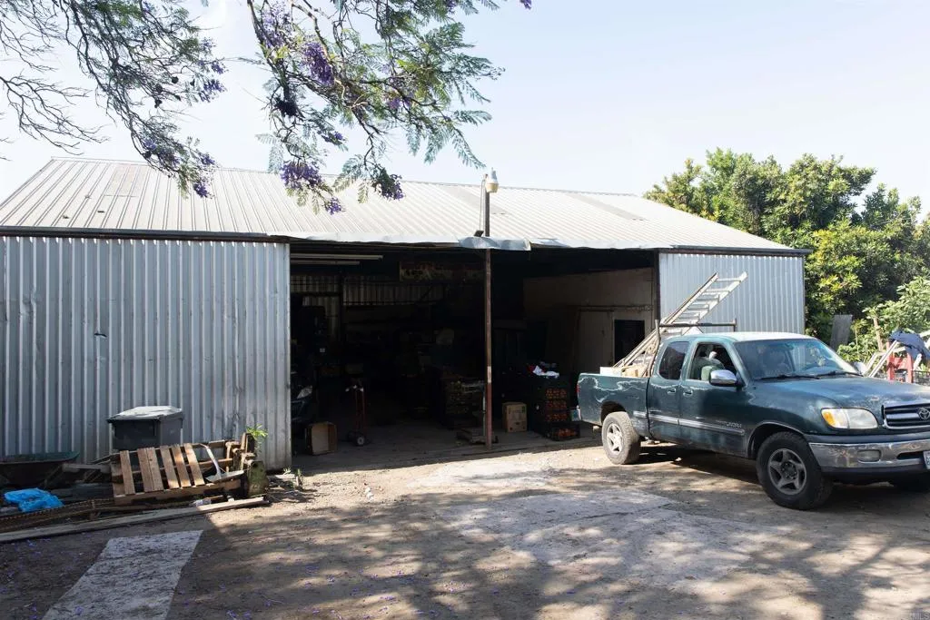 main property photo 12