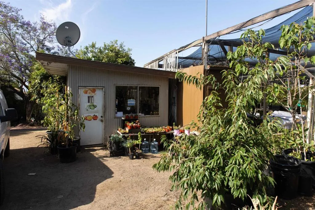 main property photo 7