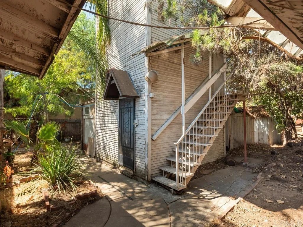 main property photo 7