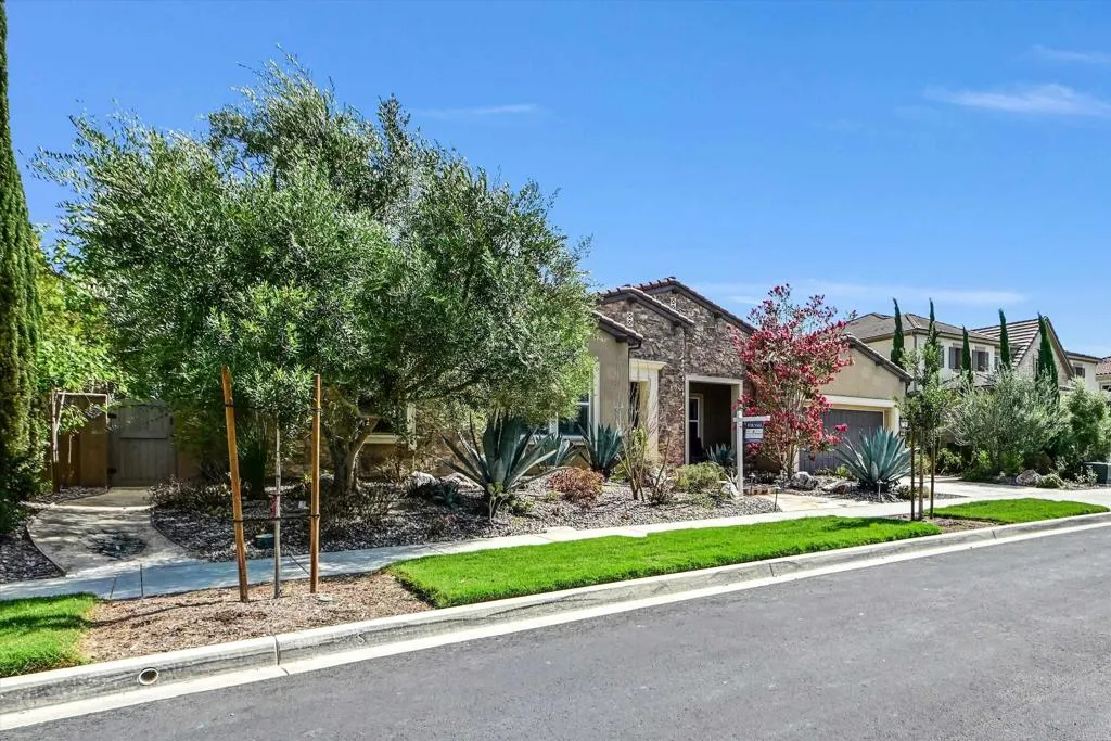 main property photo 60