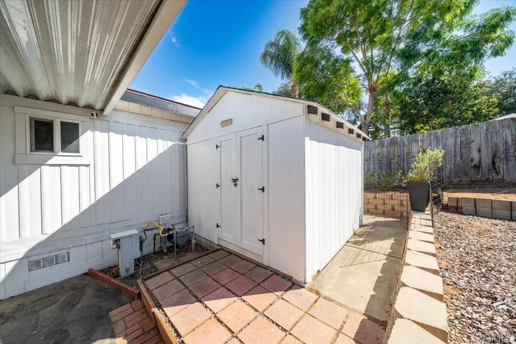 main property photo 74