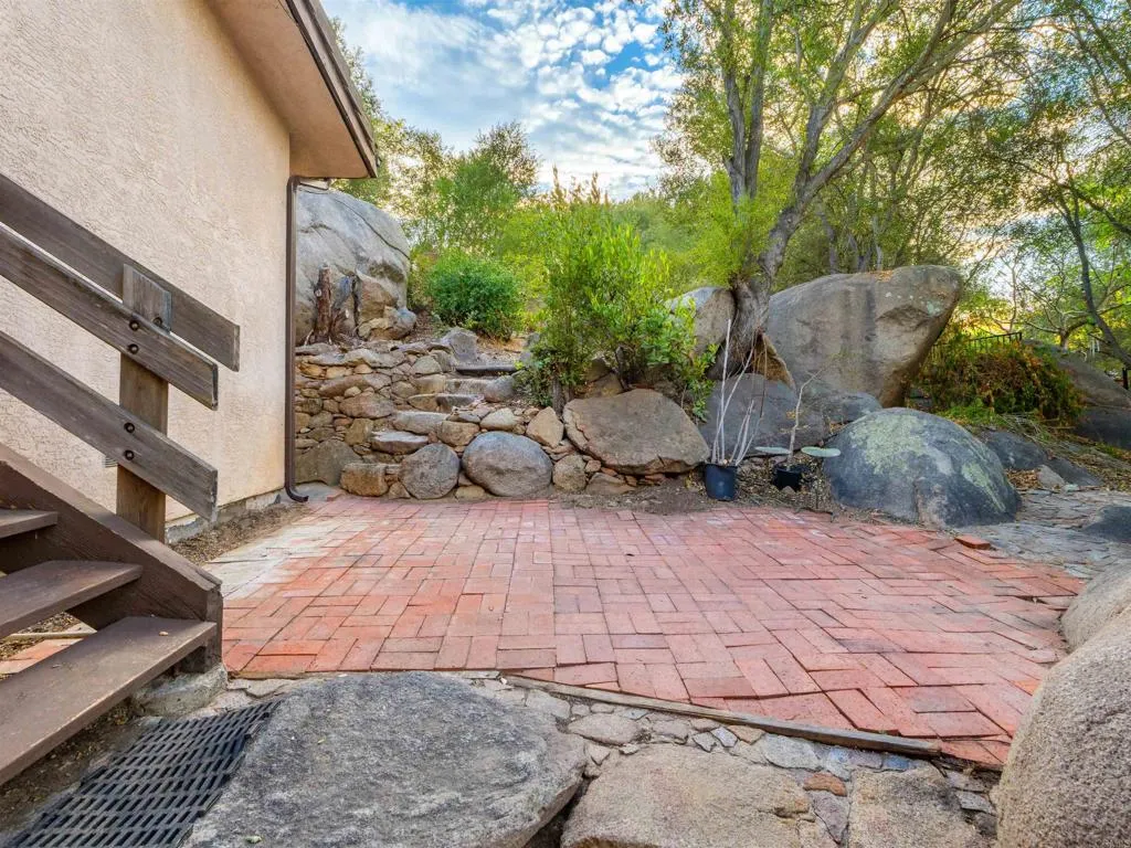 main property photo 36