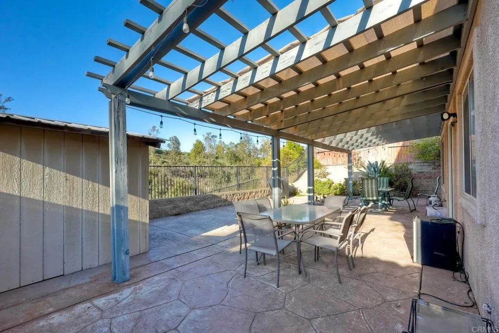 main property photo 27