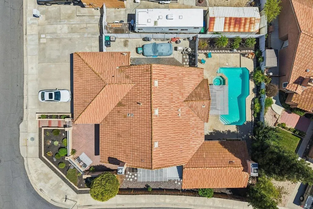 main property photo 45