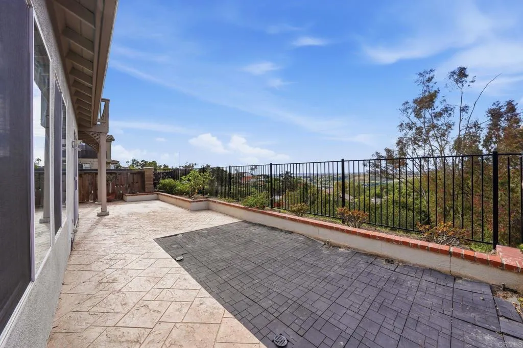 main property photo 40