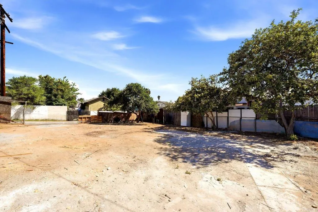 main property photo 32