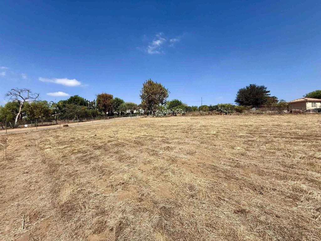 main property photo 18