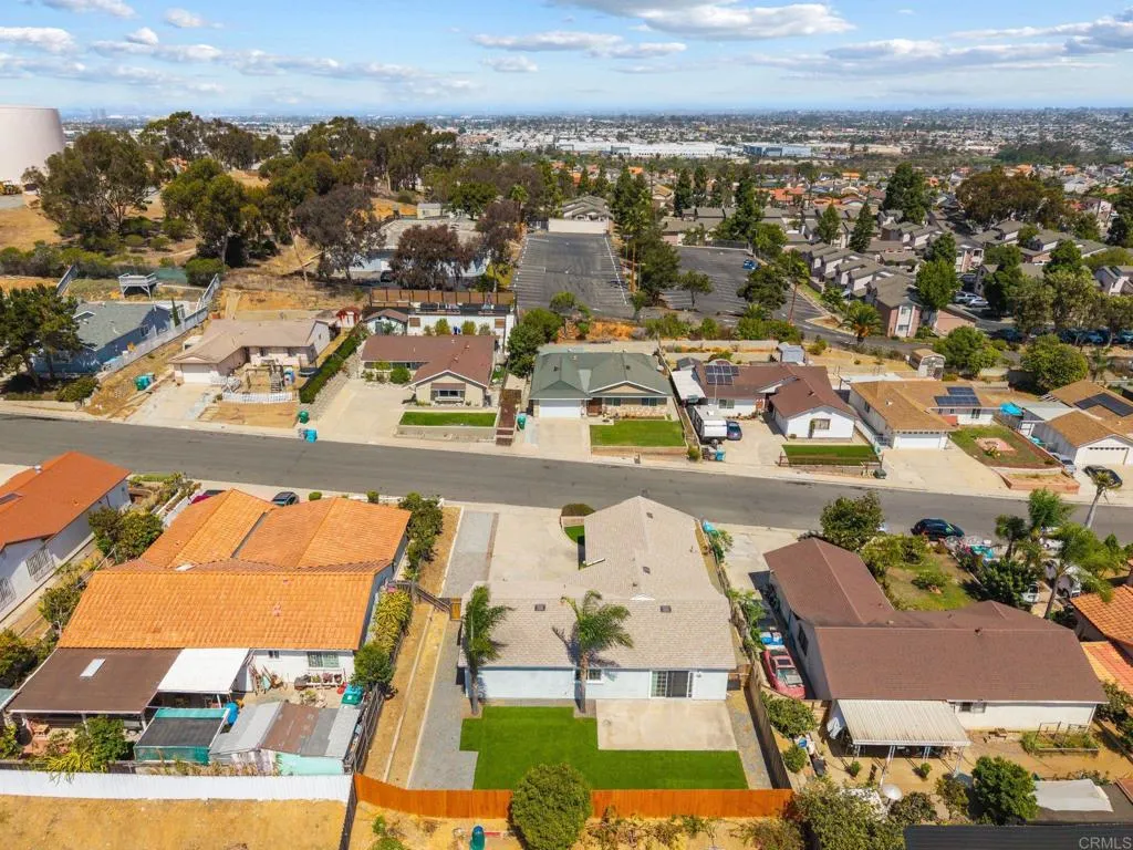 main property photo 32