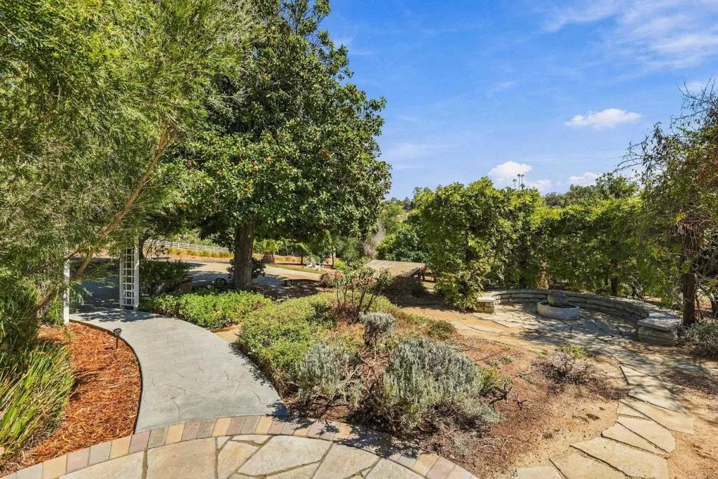main property photo 49