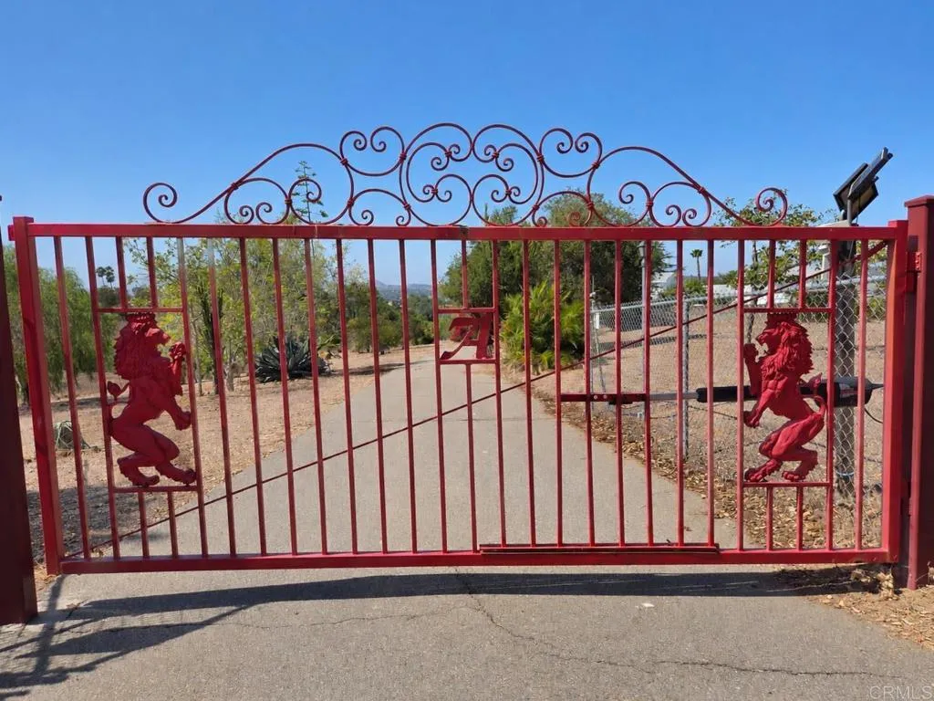 main property photo 10