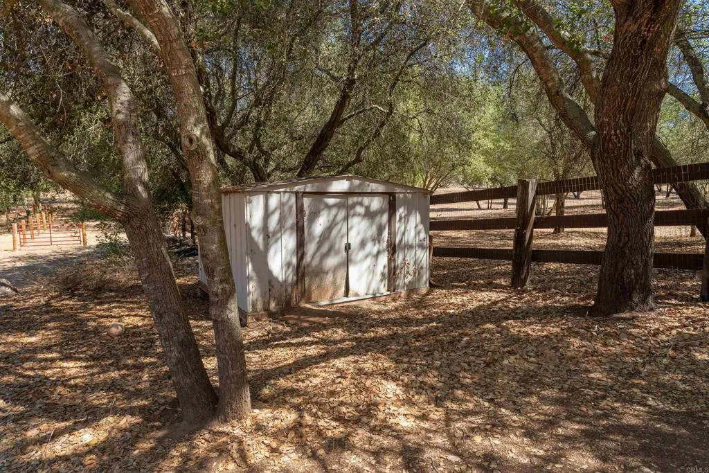 main property photo 29