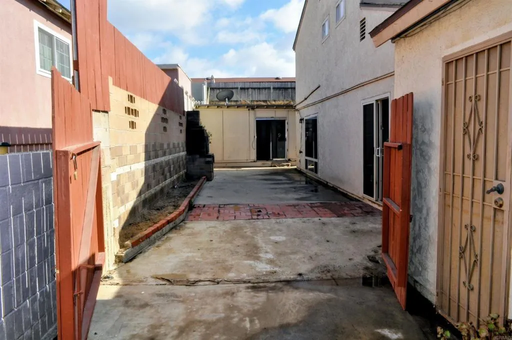 main property photo 23