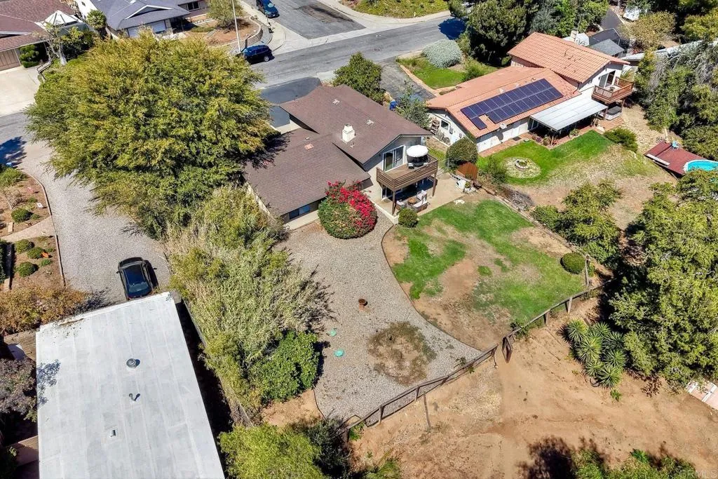 main property photo 74