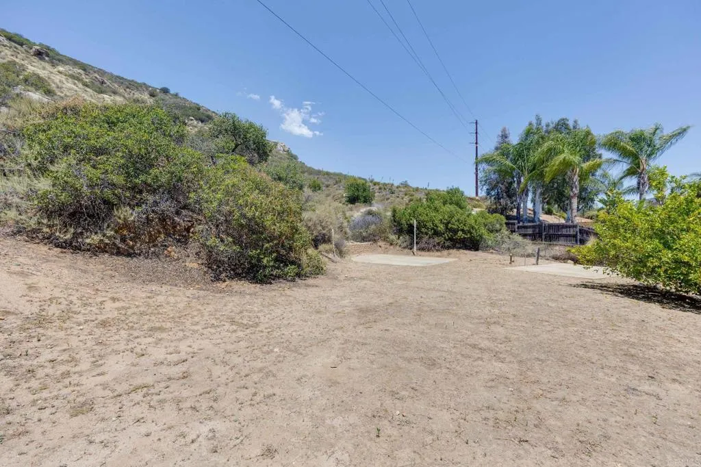 main property photo 40