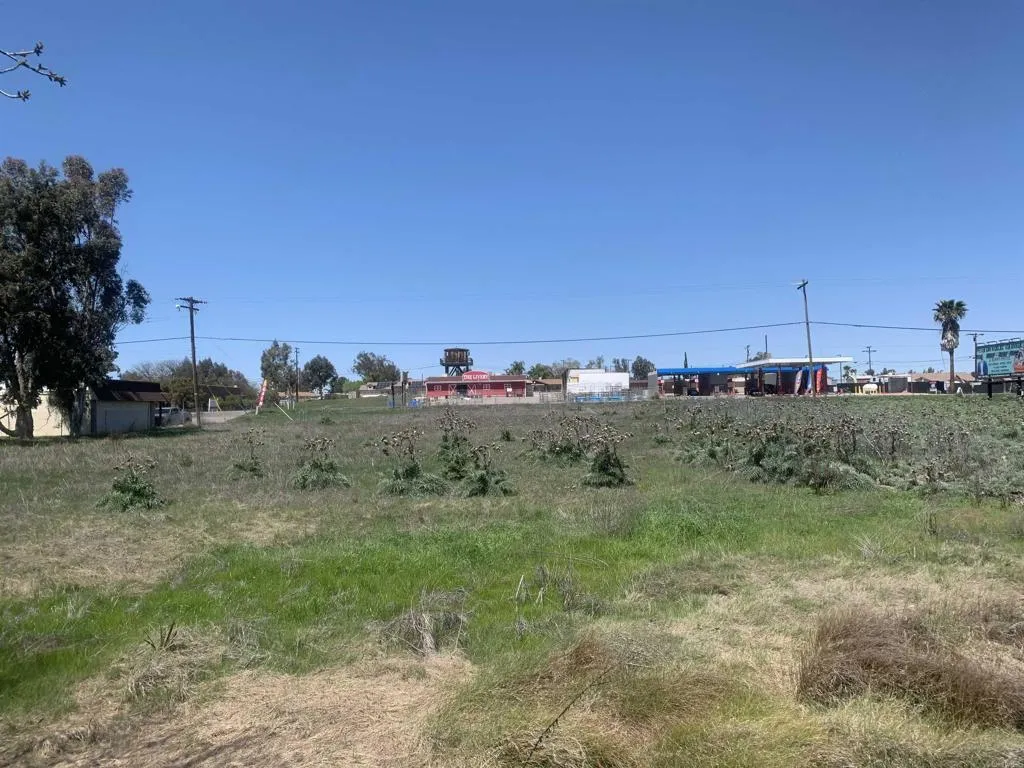 main property photo 45
