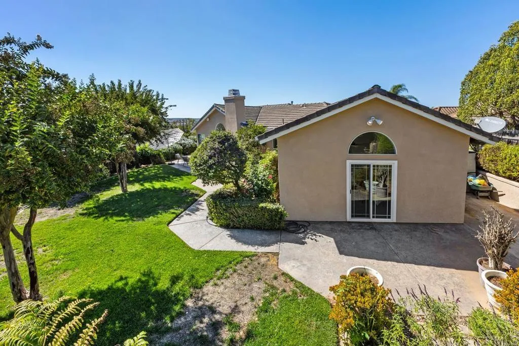 main property photo 30
